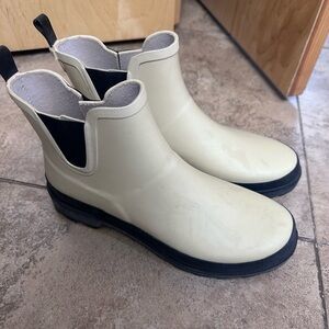 Time and Tru Cream and Black Winter Boots